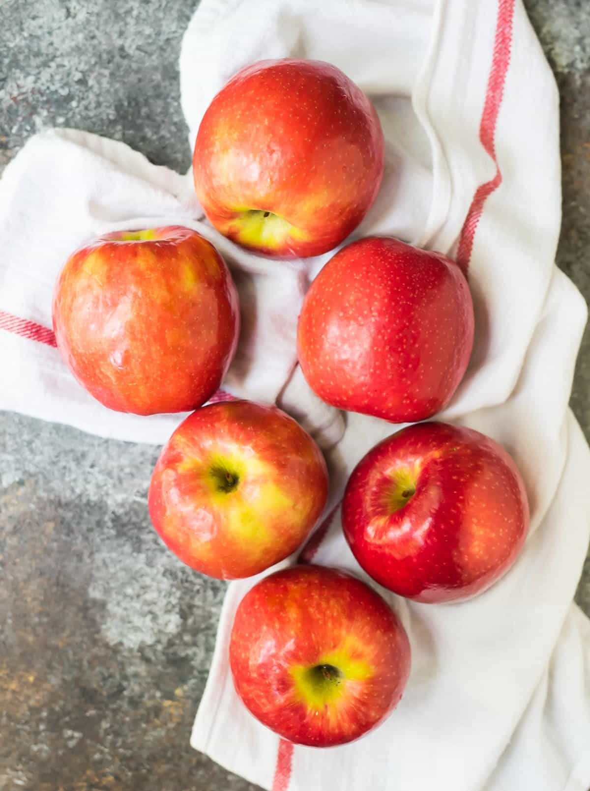 CINNAMON BROWN SUGAR APPLE CHIPS - A UNIQUE HEALTHY SNACK YOU MUST TRY