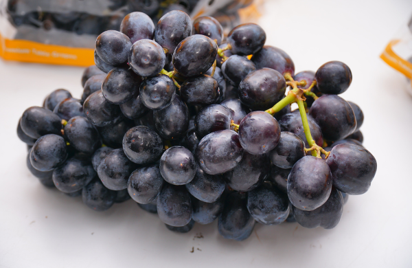 TERRISA Classic Australian Black Grapes