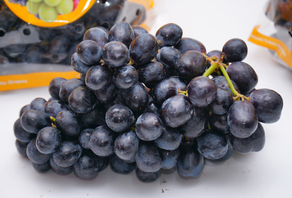 TERRISA Classic Australian Black Grapes